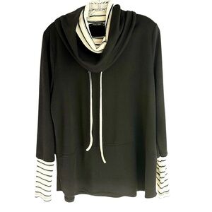 Doe & Rae Turtleneck Cowl Neck Black and Off White Sweatshirt Size Medium